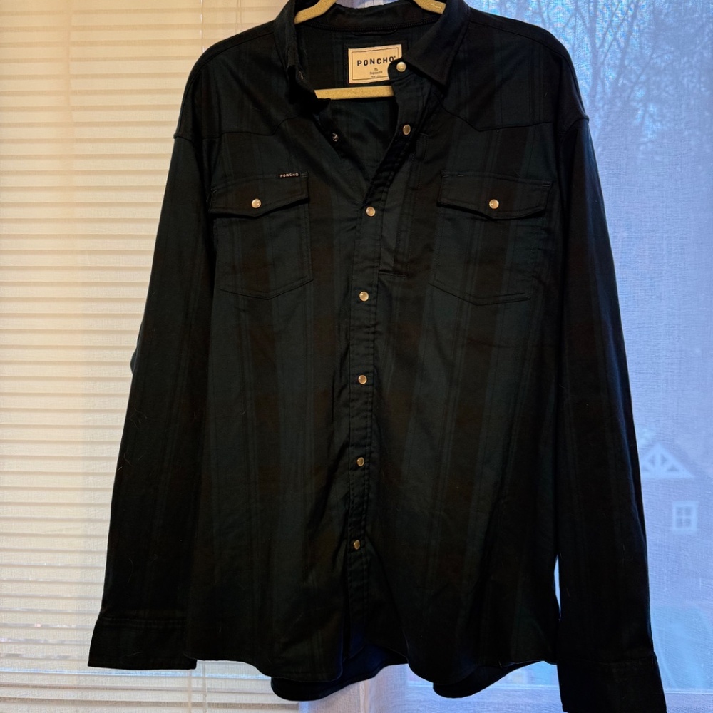 The Blue Goose Men’s Navy Plaid Performance Flannel Button-Down Shirt - Picture 3 of 4